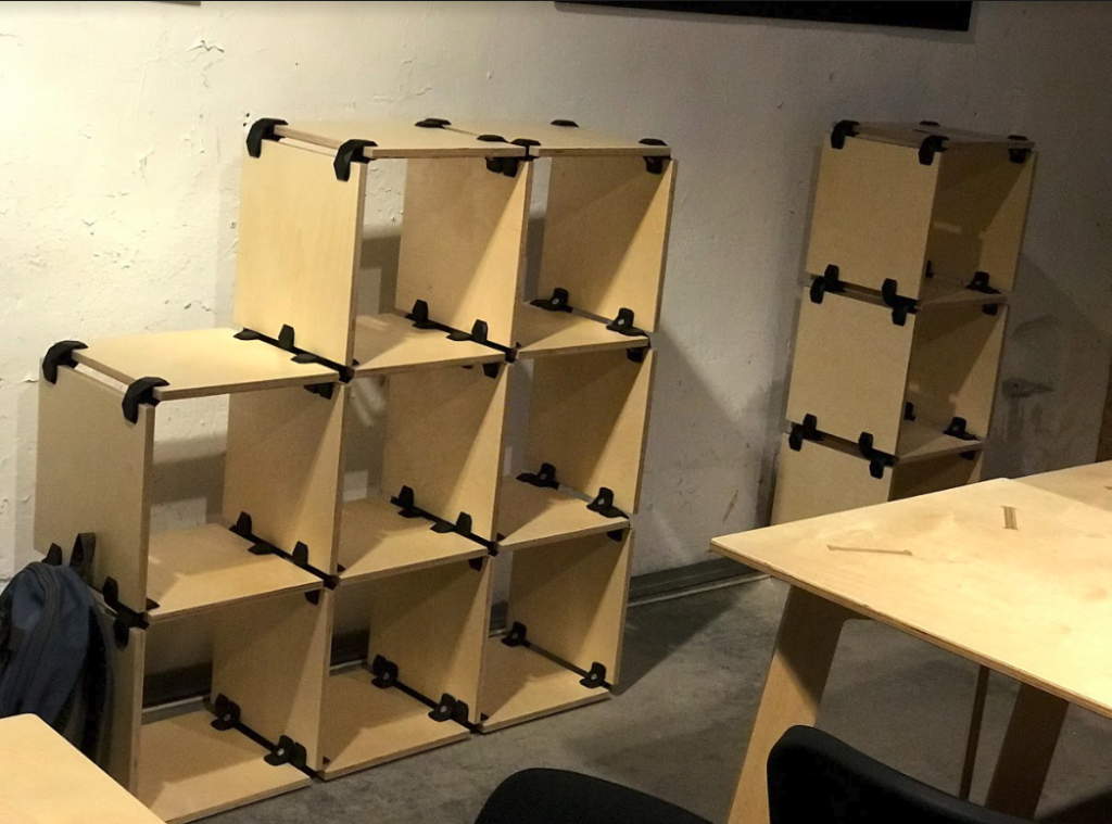 Meubles de rangement modulaires playwood aménagement d'un espace de coworking